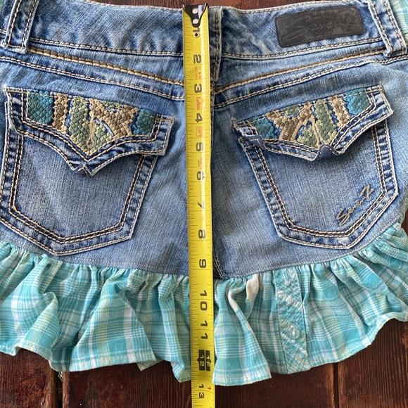 Adorable Homemade apron and oven mitt set - Picture 9 of 10